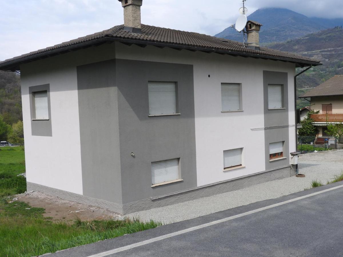 Vue Du Chateau Villa Fenis Exterior foto